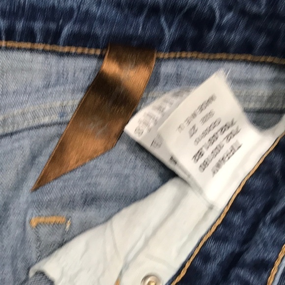 50 Carat Fashion Nova Distressed Tiffany Jeans - Picture 9 of 15